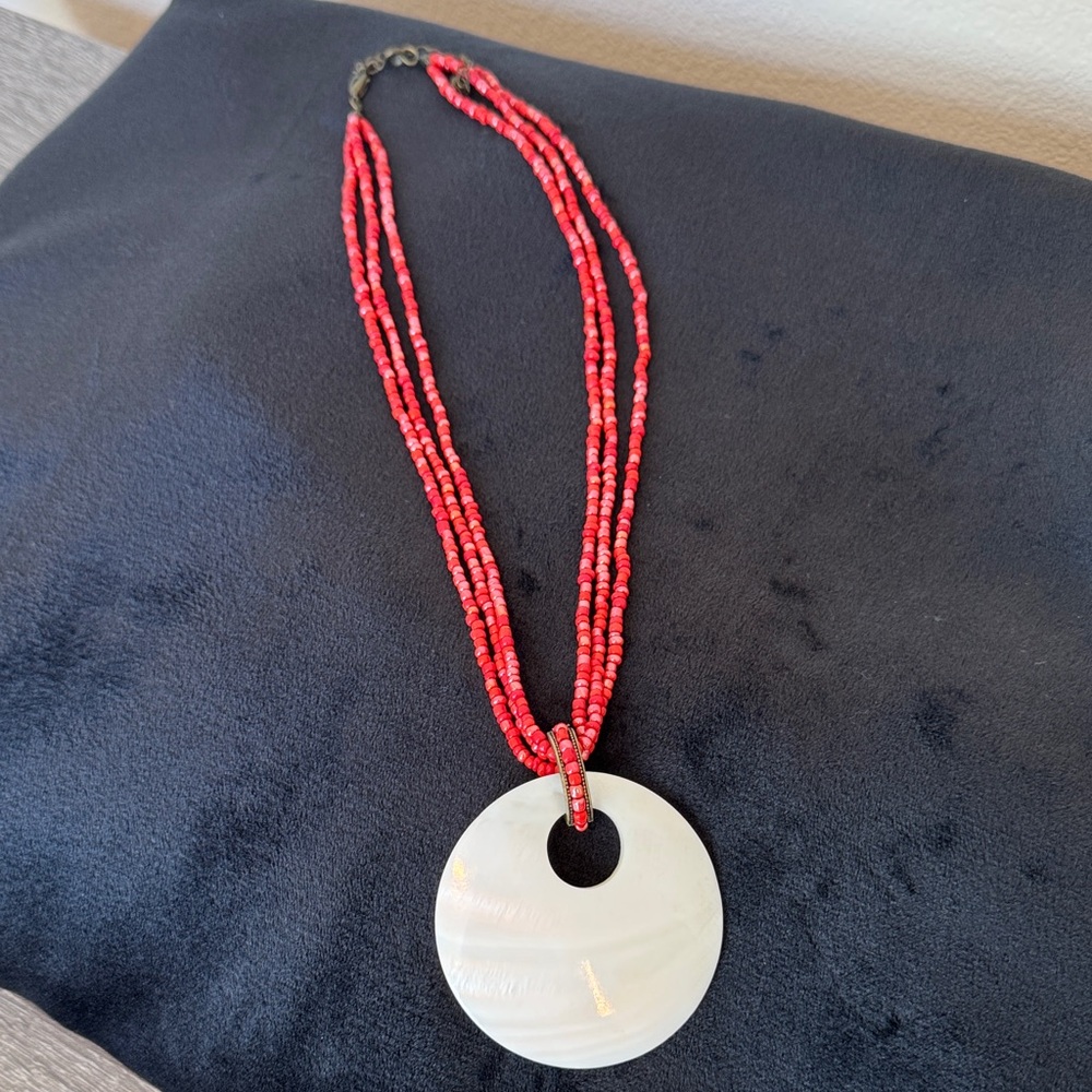 Avon Red Beaded Necklace and bracelet set with White mother of pearl Pendant - Picture 2 of 7